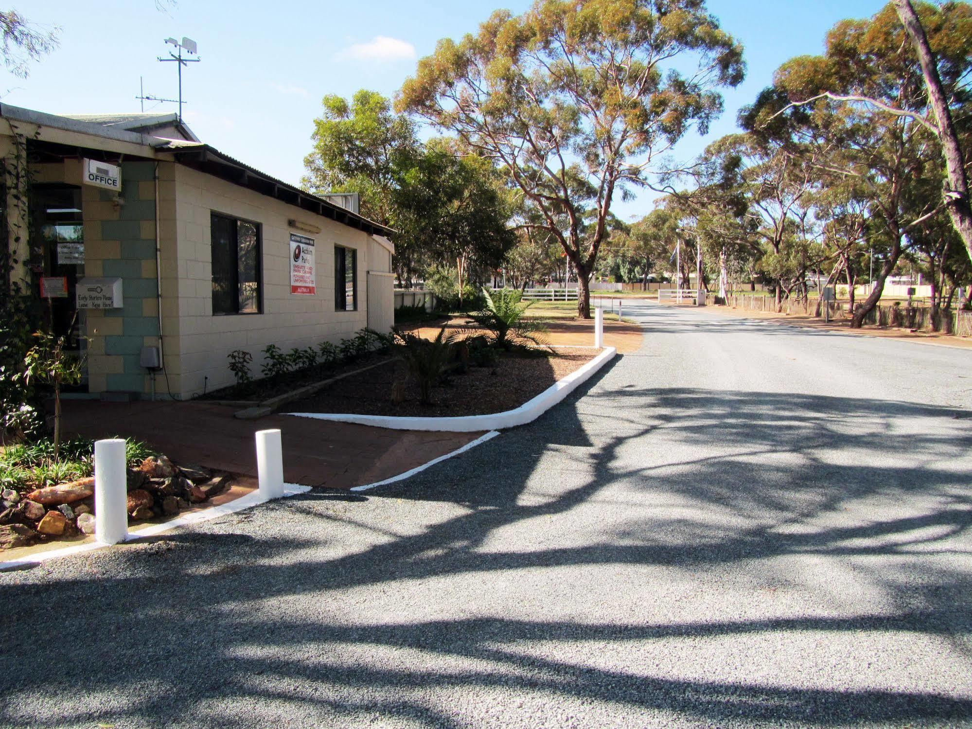 Acclaim Gateway Caravan Park Dundas Экстерьер фото